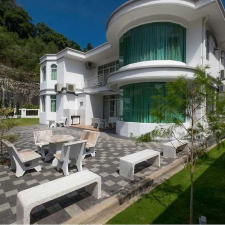 6, Persiaran Tanjung Bunga 3 Villa Batu Feringgi Bagian luar foto